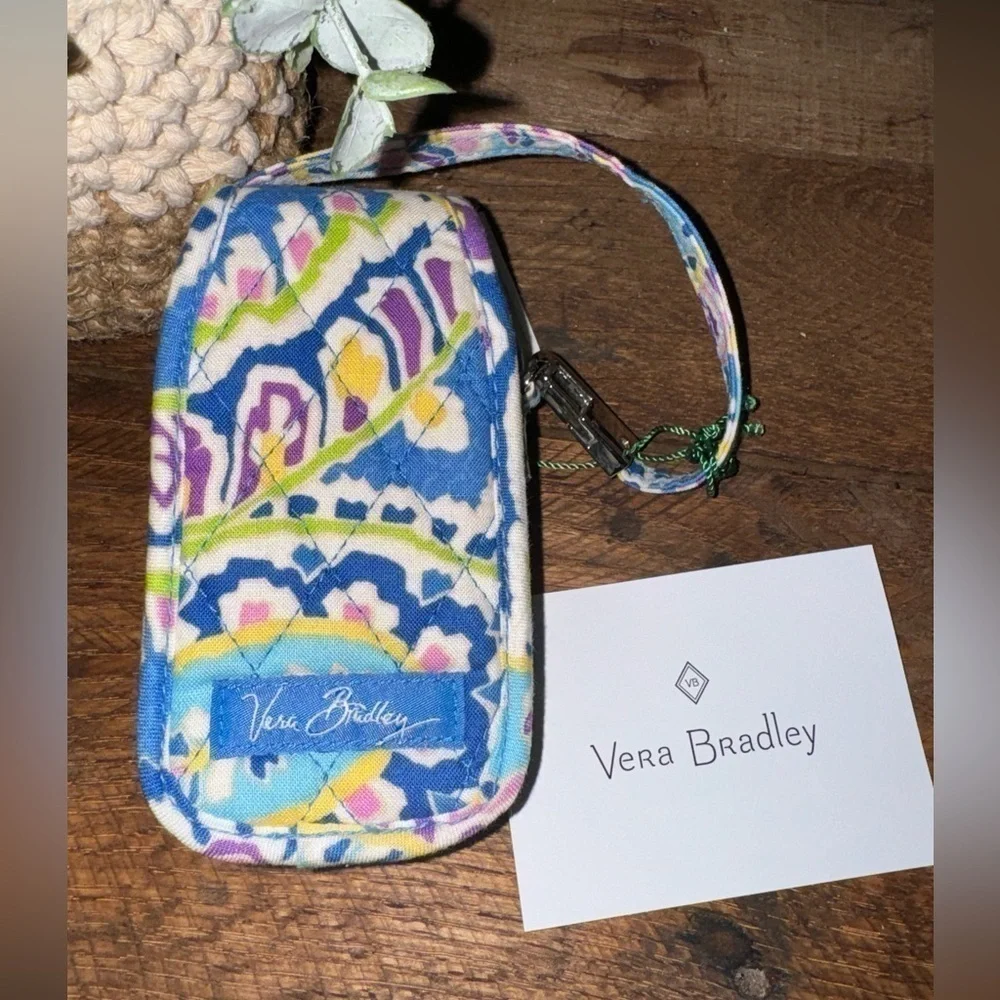 NWT Vera Bradley Retired Cell Phone Case Capri Blue